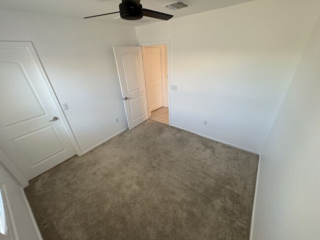 Building Photo - Beautiful Eastside Tucson  rental