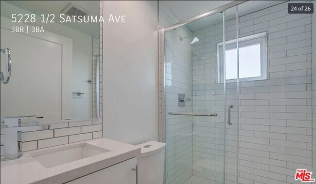 Building Photo - 5228 Satsuma Ave