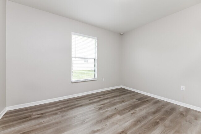 Building Photo - 543 Hummingbird Ct