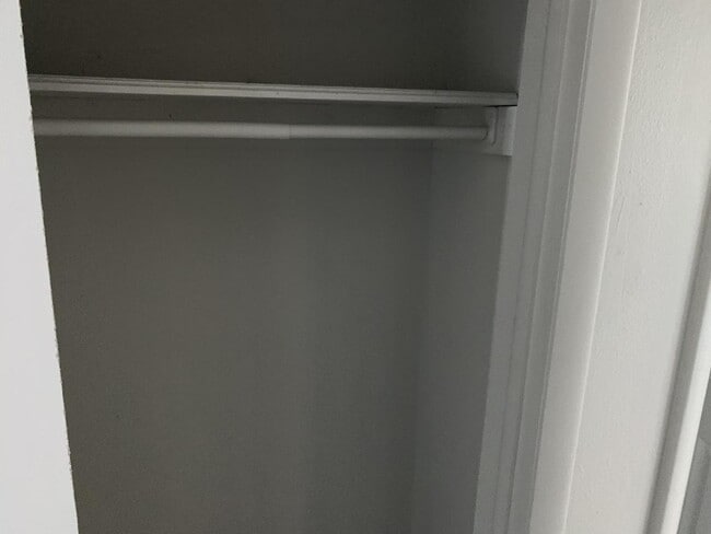 Building Photo - 9432 NE 14th St