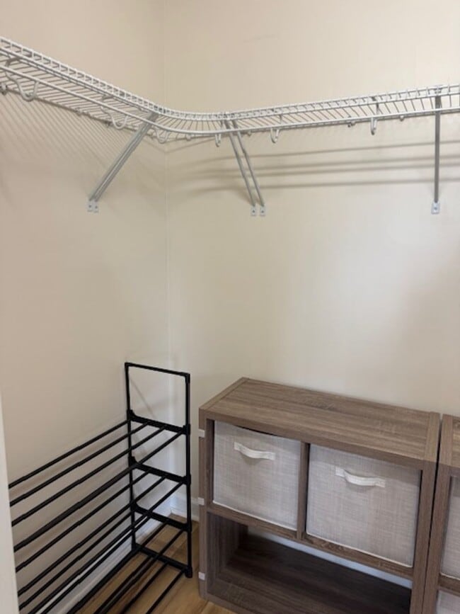 Building Photo - Renovated Townhouse in The Pinnacle Subdivision