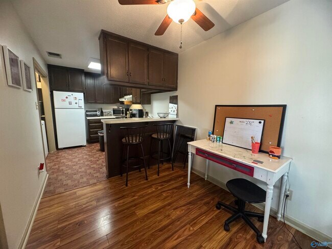 Building Photo - 2137 Belle Grove Dr SW