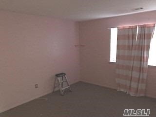 Building Photo - 213 Feller Dr