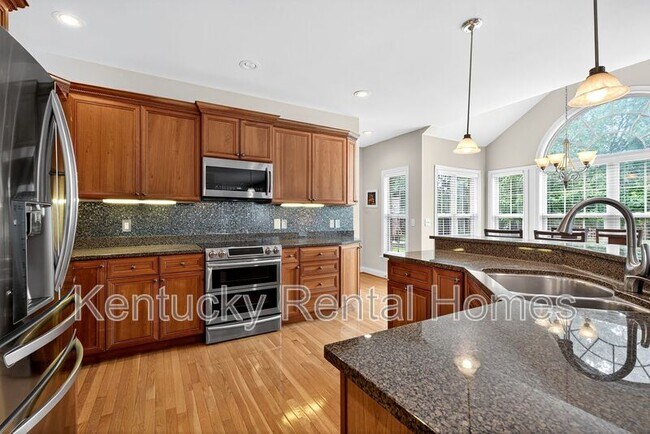 Building Photo - 2137 Roswell Dr