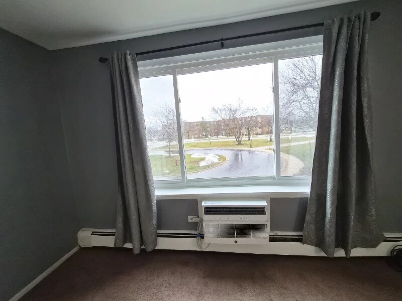 Building Photo - 1500 Robin Cir