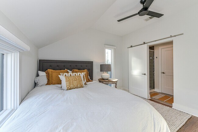 Building Photo - 1072 Kenilworth Ave