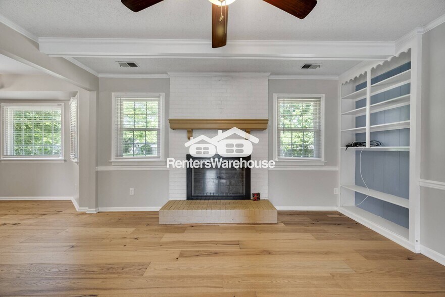 Building Photo - 816 Pin Oak Pl