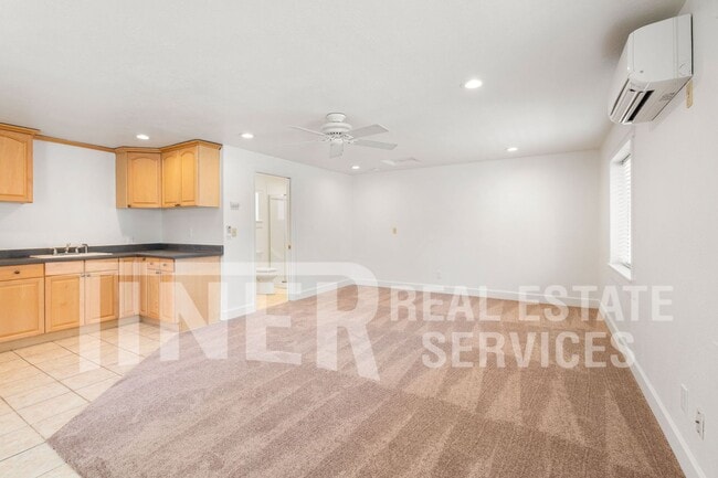 Building Photo - 652 Dittmar Way