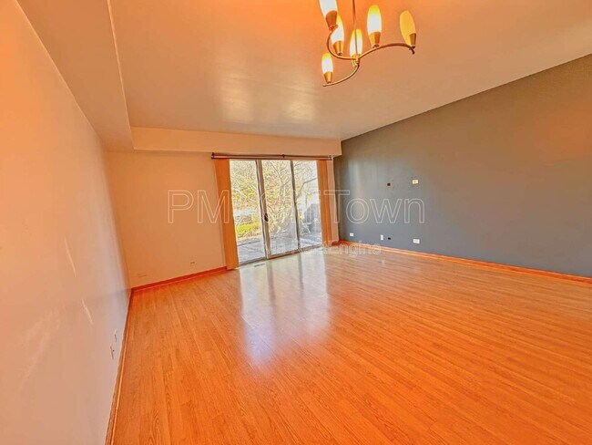 Building Photo - 1172 Regency Dr