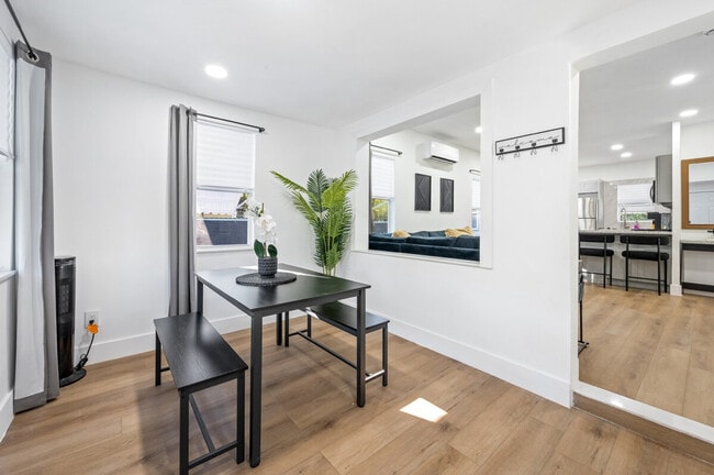 Building Photo - 310 NE 58th Terrace