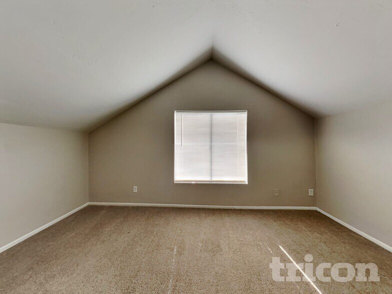 Building Photo - 3644 N 89th Ave