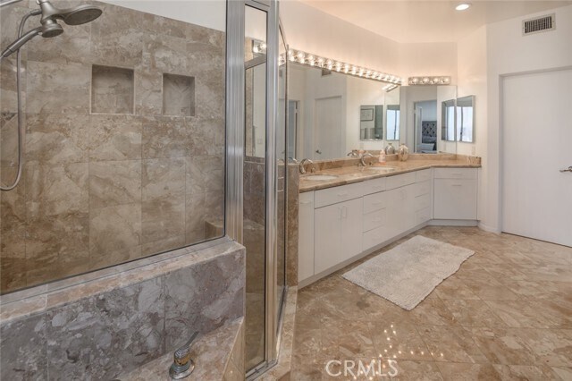 Building Photo - 216 23rd St