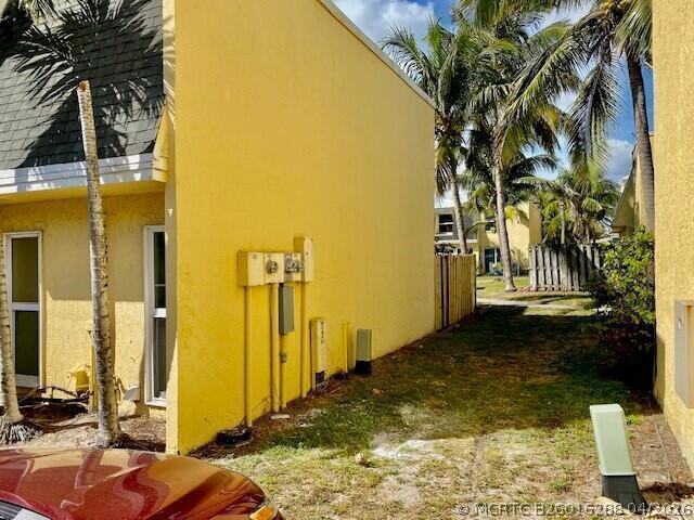 Building Photo - 605 SW 1st Ct