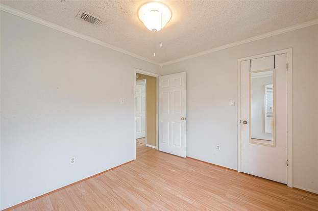 Building Photo - 14947 Heritage Wood Dr
