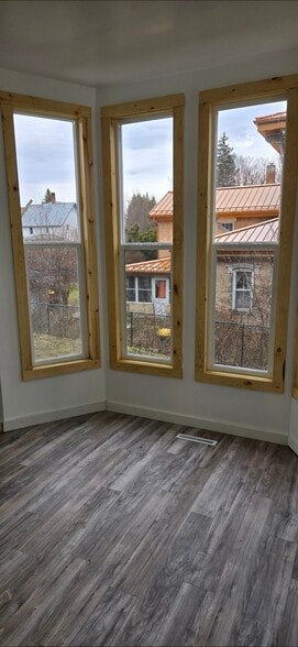 Building Photo - 124 High St