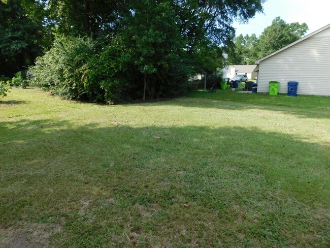 Building Photo - Charming Duplex in Havelock