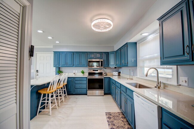Building Photo - Off Season Rental **Oceanfront, Pet Friendly, 4 Bedroom Beach House** Available November 1st, 202...