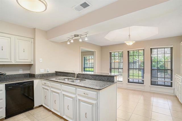 Building Photo - 802 Pebblebrook Dr