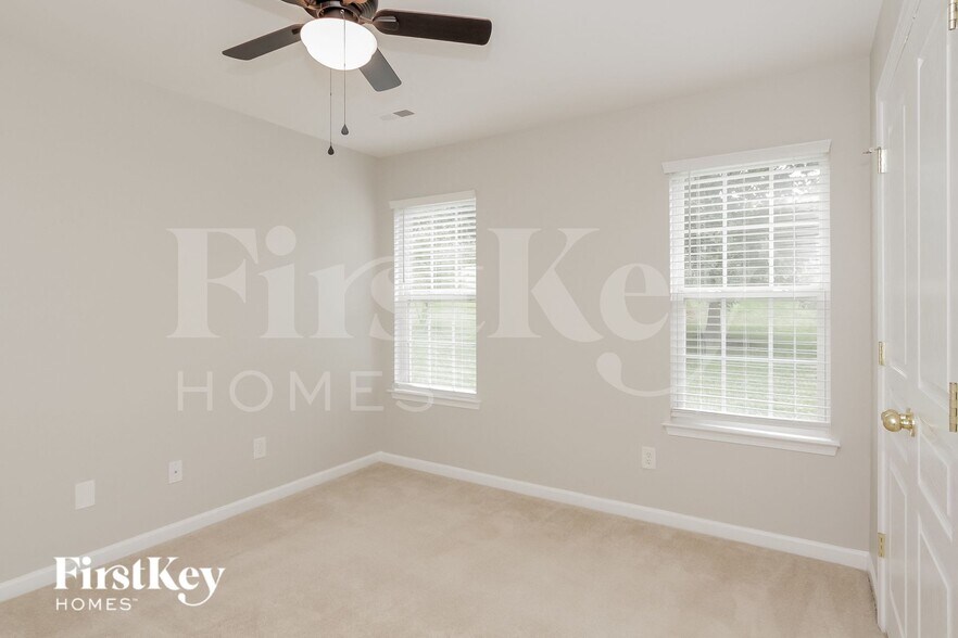 Building Photo - 109 Egerton Dr