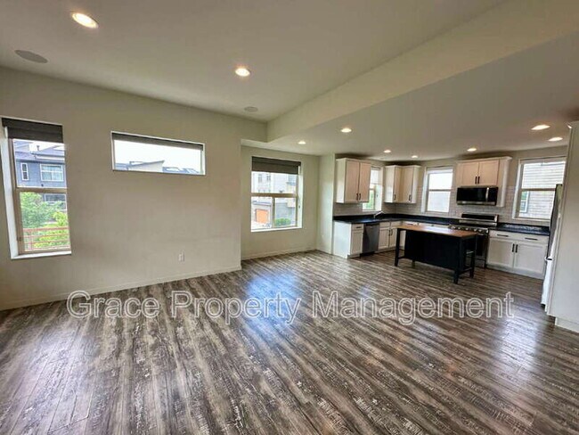 Building Photo - 10051 Belvedere Cir