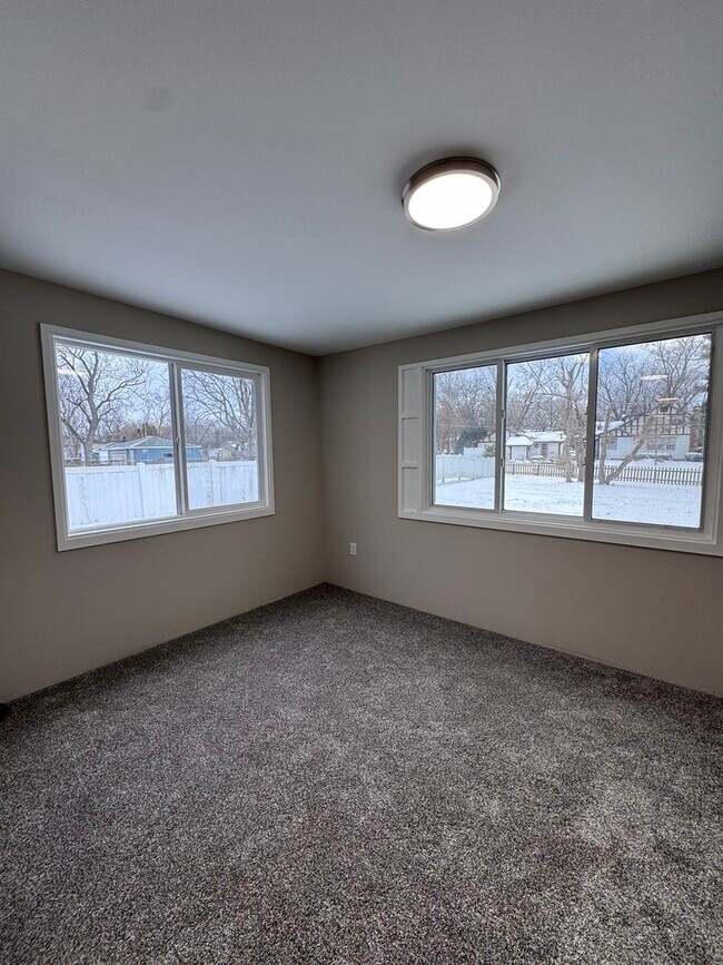 Building Photo - 14240 Linder Ave