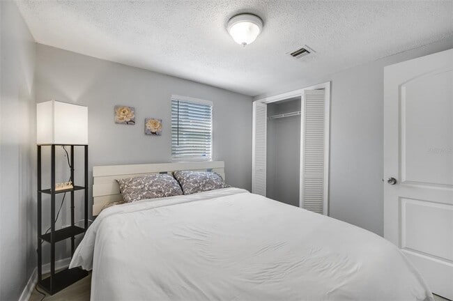 Building Photo - 1601 Palm Way