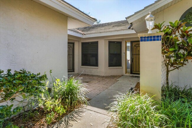 Building Photo - 109 Southampton Pl N