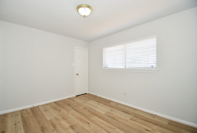 Building Photo - 3107 Barnhill Ln