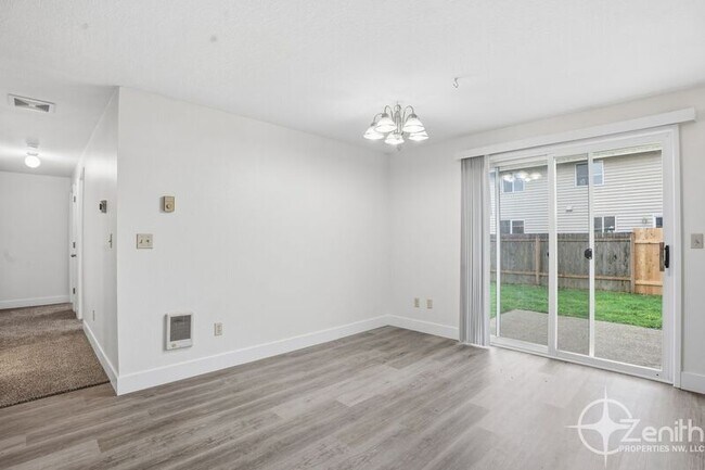 Building Photo - 16113 NE 4th Way