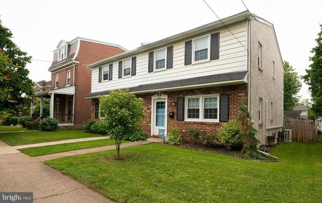 Primary Photo - 356 2nd Ave