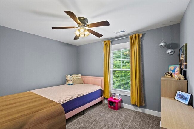 Building Photo - 205 Bangor Ct