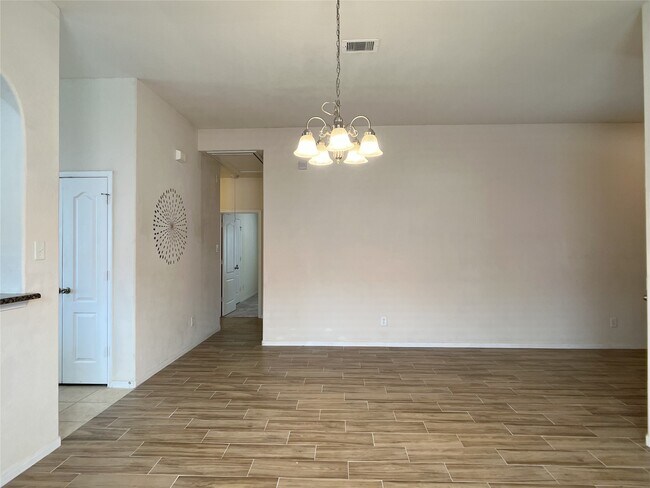 Building Photo - 15214 Bartlett Landing Dr