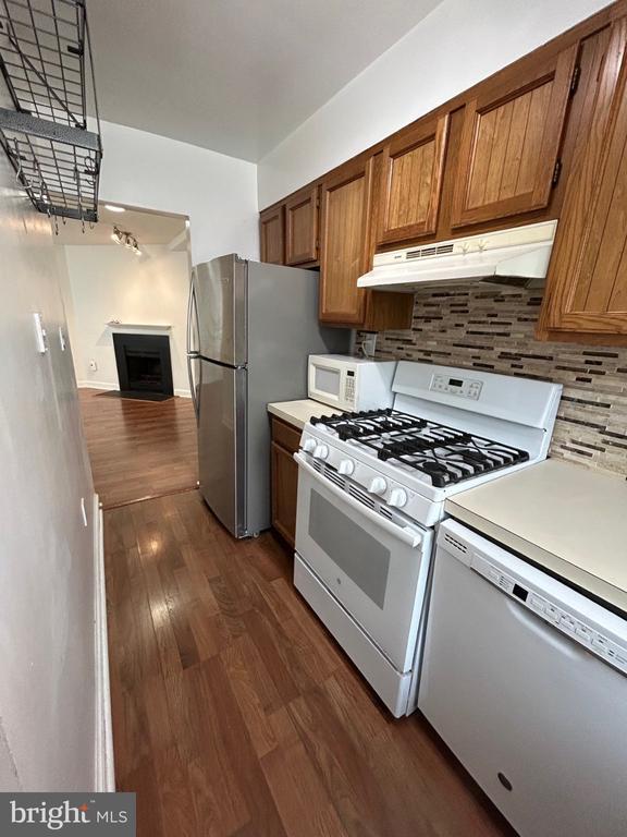 Building Photo - 3819 Davis Pl NW