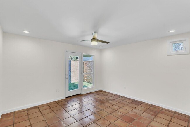 Building Photo - 13911 Piping Rock Ln