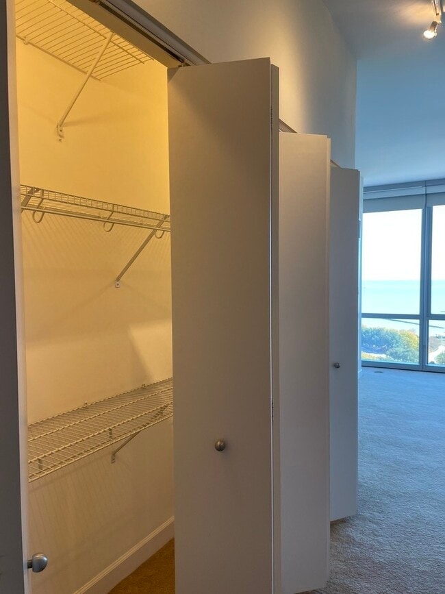 Building Photo - 1211 S Prairie Ave