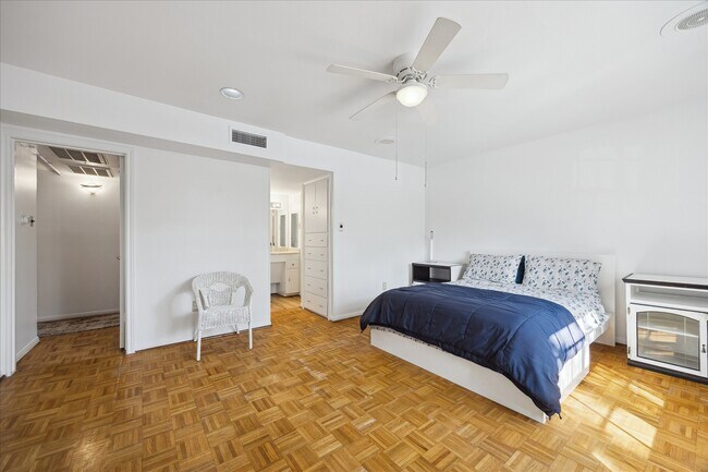 Building Photo - 2600 Bellefontaine St