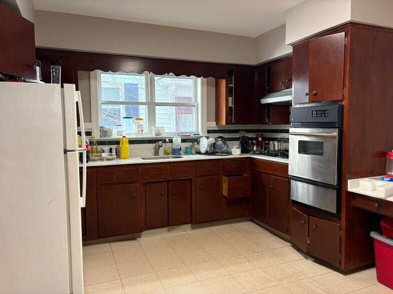 Building Photo - 58 Prentiss St