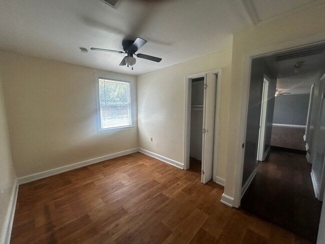 Building Photo - 461 Sweetwater Cir