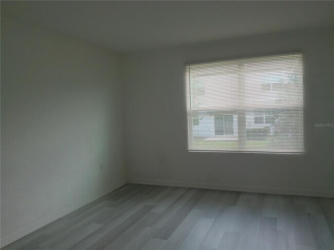 Building Photo - 947 Grandin St