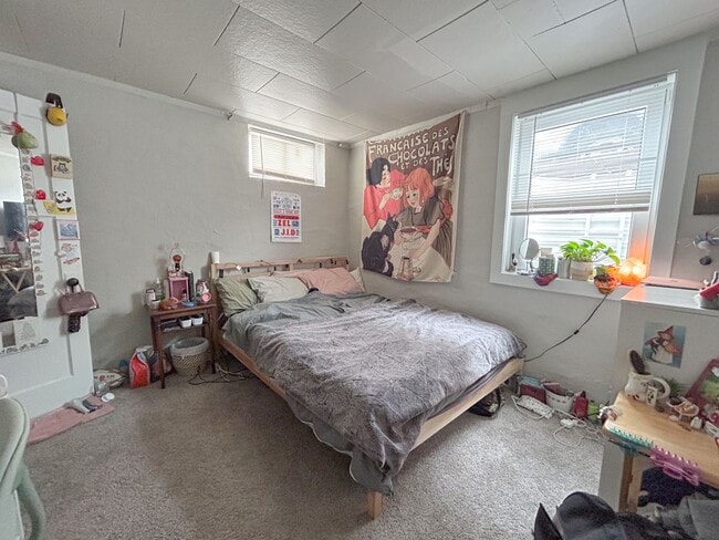 Building Photo - Updated Garden Level DU Home for Rent! Fiv...