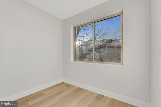 Building Photo - 1243 W Westmoreland St