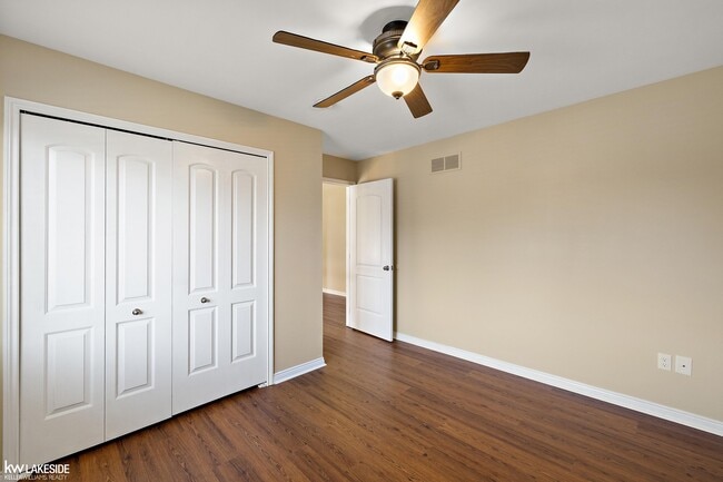 Building Photo - 46267 Terrace Dr