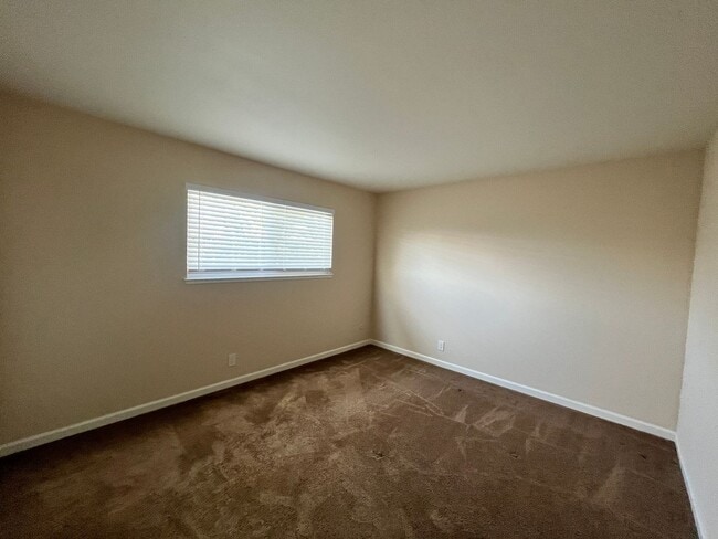 Building Photo - Townhouse in San Jose, CA Available Now!