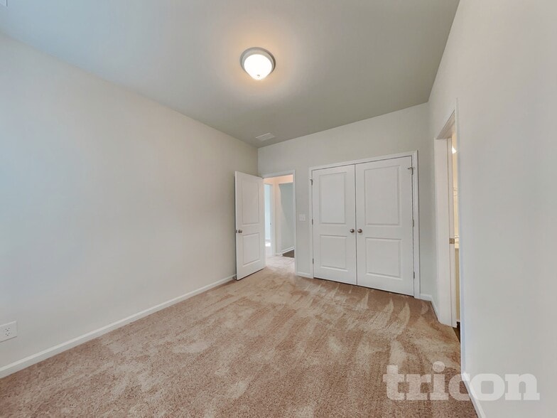 Building Photo - 646 Cam Cir