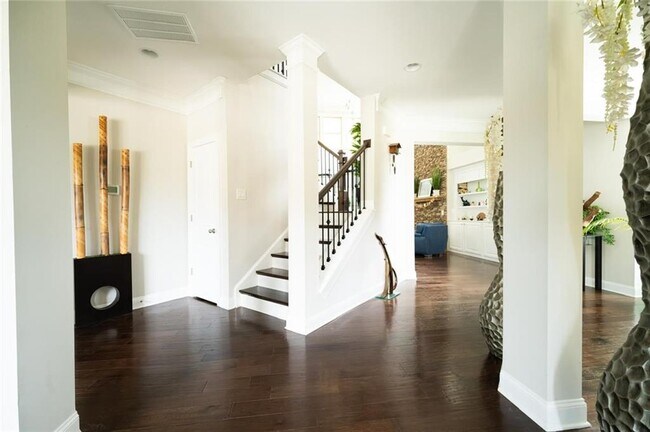 Building Photo - 1451 Torrington Dr