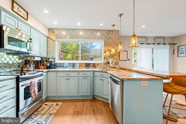 Building Photo - 2012 Swans Neck Way