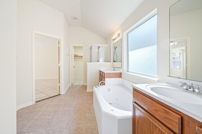 Building Photo - 8027 Daylilly Creek Dr