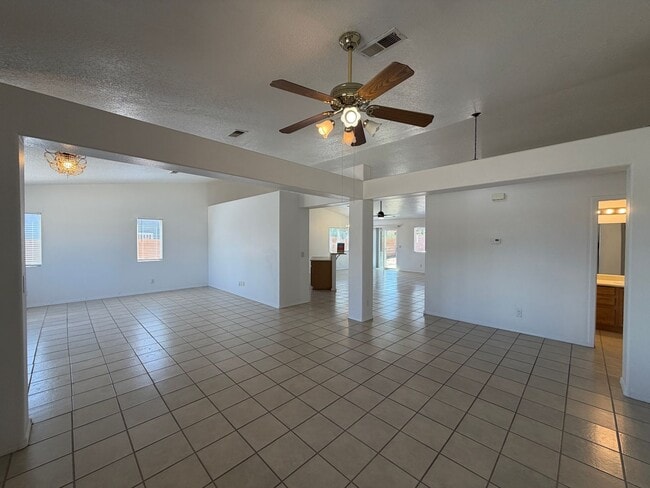 Building Photo - 1405 Secret Valley Dr SW