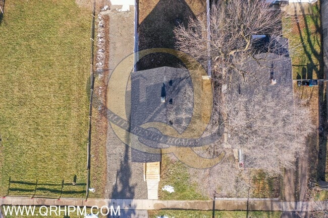 Building Photo - Available Now in Burton!!!