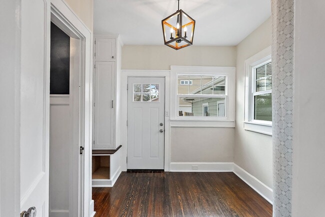 Building Photo - 134 22nd Ave N